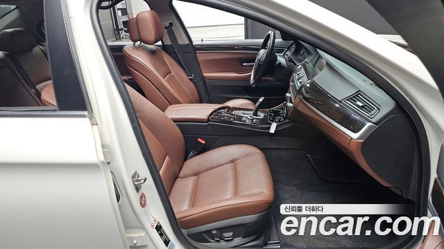 BMW 5 Series (F10) 528i 2012 — фото 10