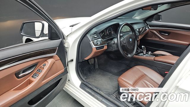 BMW 5 Series (F10) 528i 2012 — фото 12