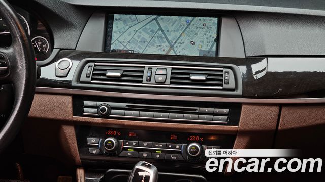 BMW 5 Series (F10) 528i 2012 — фото 14