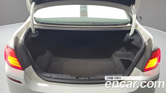 BMW 5 Series (F10) 528i 2012 — фото 20