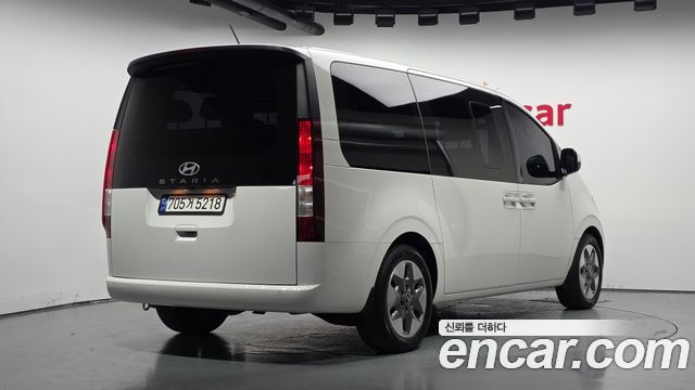 Hyundai Staria Tourer 11-Seater Modern 2025 — фото 2
