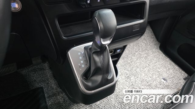 Hyundai Staria Tourer 11-Seater Modern 2025 — фото 9