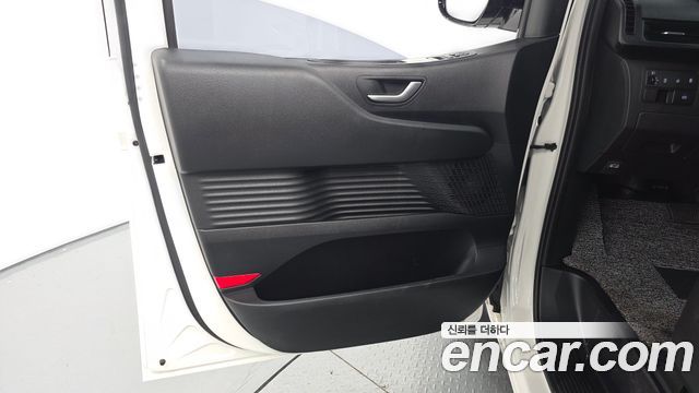 Hyundai Staria Tourer 11-Seater Modern 2025 — фото 30