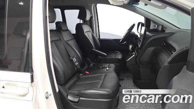 Hyundai Staria Tourer 11-Seater Modern 2025 — фото 32