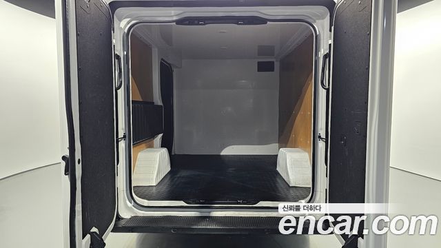 Hyundai ST1 Cargo Premium 2025 — фото 20