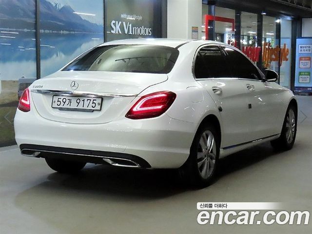 Mercedes-Benz C-Class (W205) C220 d Avantgarde 2019 — фото 4