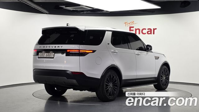 Land Rover Discovery 5 2.0 SD4 SE 2018 — фото 2