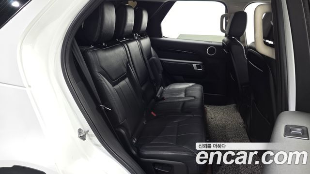 Land Rover Discovery 5 2.0 SD4 SE 2018 — фото 12