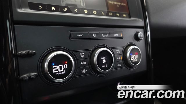 Land Rover Discovery 5 2.0 SD4 SE 2018 — фото 16