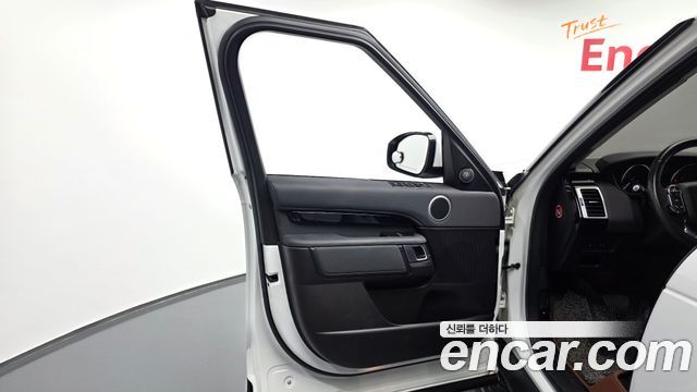 Land Rover Discovery 5 2.0 SD4 SE 2018 — фото 24