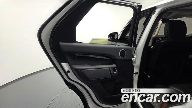 Land Rover Discovery 5 2.0 SD4 SE 2018 — фото 25
