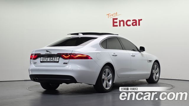 Jaguar XF (X260) 20d Prestige AWD 2018 — фото 2