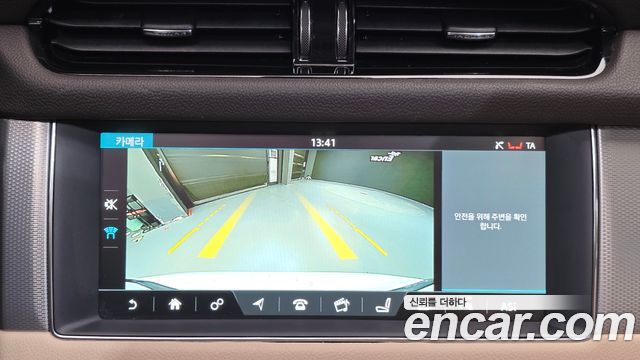 Jaguar XF (X260) 20d Prestige AWD 2018 — фото 34