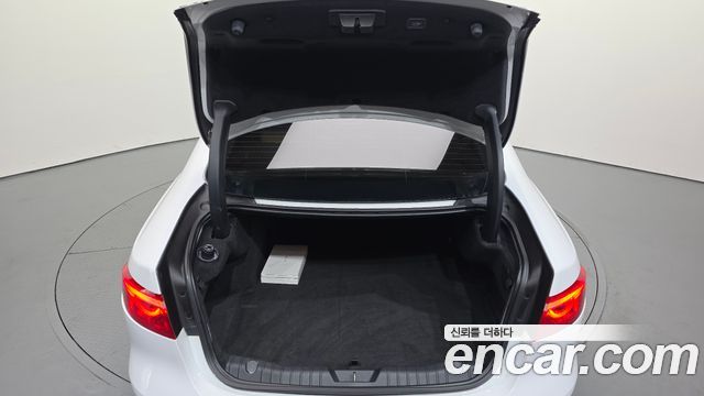 Jaguar XF (X260) 20d Prestige AWD 2018 — фото 39