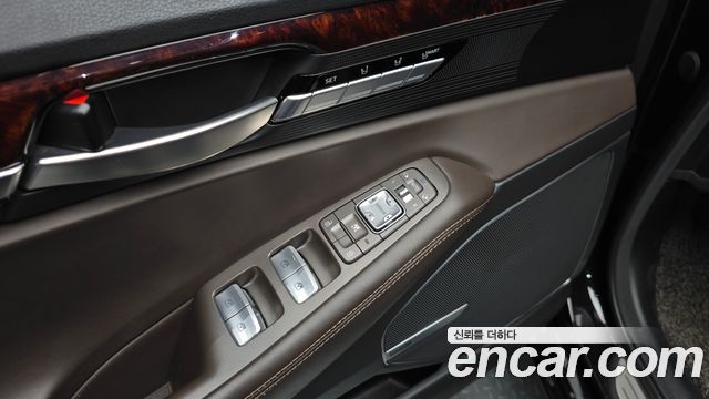 Genesis EQ900 3.3 T-GDI AWD Prestige 2016 — фото 19