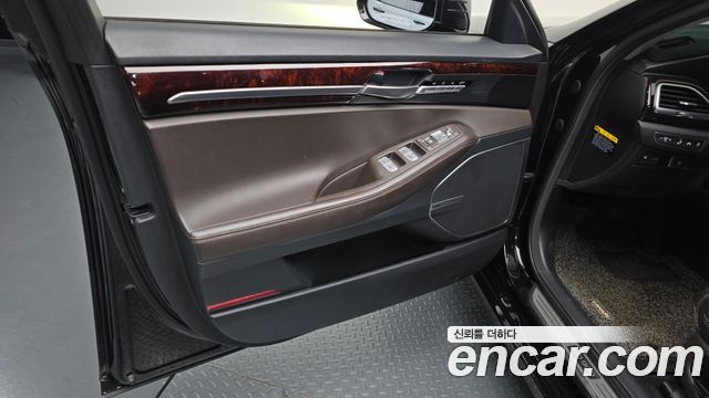 Genesis EQ900 3.3 T-GDI AWD Prestige 2016 — фото 30