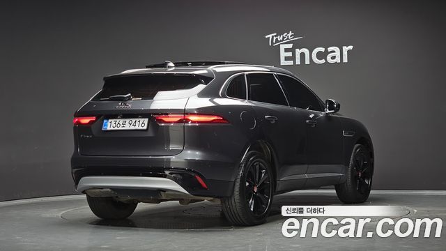 Jaguar F-PACE P 250 SE 2022 — фото 2