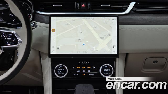 Jaguar F-PACE P 250 SE 2022 — фото 13