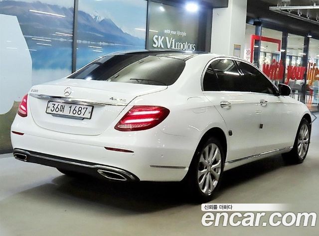 Mercedes-Benz E-Class (W213) E300 4MATIC Exclusive 2017 — фото 4