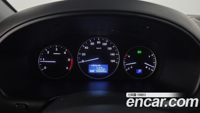 Hyundai Grand Starex 4WD Wagon 12-Seater Modern 2019 — фото 8