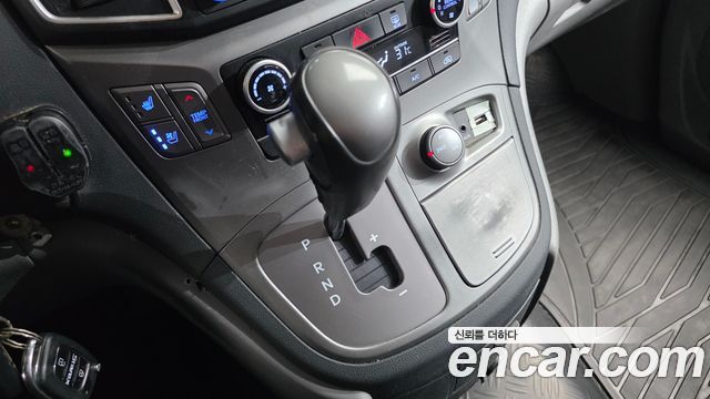 Hyundai Grand Starex 4WD Wagon 12-Seater Modern 2019 — фото 9