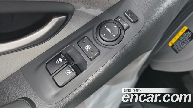 Hyundai Grand Starex 4WD Wagon 12-Seater Modern 2019 — фото 11