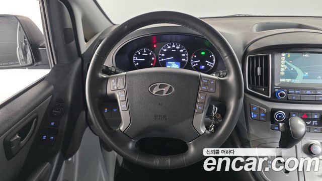 Hyundai Grand Starex 4WD Wagon 12-Seater Modern 2019 — фото 13