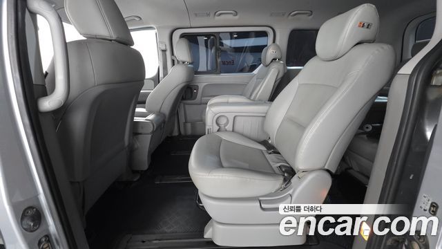 Hyundai Grand Starex 4WD Wagon 12-Seater Modern 2019 — фото 17