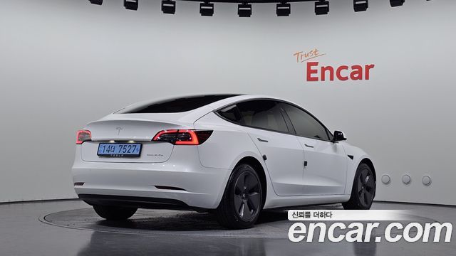 Tesla Model 3 Long Range AWD 2022 — фото 2
