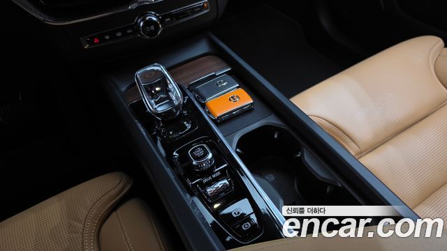 Volvo XC60 (II) B6 Inscirtion 2021 — фото 9