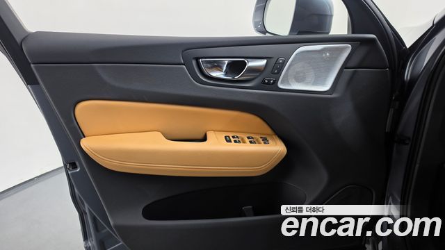 Volvo XC60 (II) B6 Inscirtion 2021 — фото 24