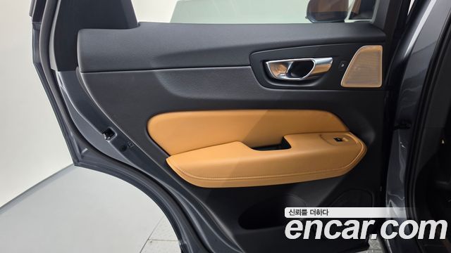Volvo XC60 (II) B6 Inscirtion 2021 — фото 25