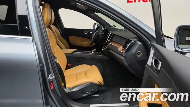 Volvo XC60 (II) B6 Inscirtion 2021 — фото 26