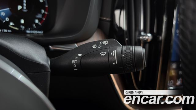 Volvo XC60 (II) B6 Inscirtion 2021 — фото 29