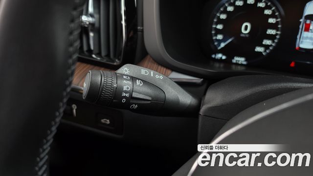 Volvo XC60 (II) B6 Inscirtion 2021 — фото 30