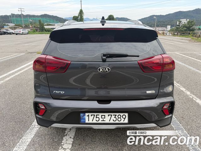 Kia Niro 1.6 HEV Noblesse Special 2021 — фото 4