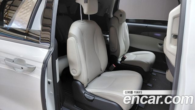 Kia Carnival (IV) Diesel 9-Seater Signature 2023 — фото 11