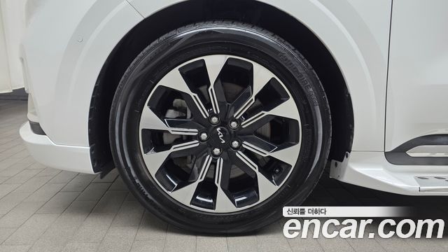 Kia Carnival (IV) Diesel 9-Seater Hi-Limousine Signature 2023 — фото 5