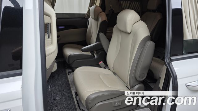 Kia Carnival (IV) Diesel 9-Seater Hi-Limousine Signature 2023 — фото 16