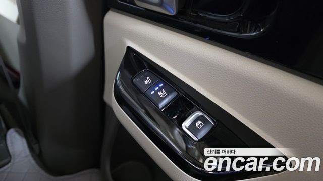 Kia Carnival (IV) Diesel 9-Seater Hi-Limousine Signature 2023 — фото 24