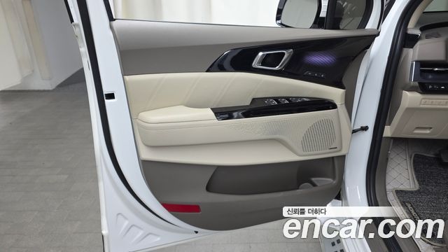 Kia Carnival (IV) Diesel 9-Seater Hi-Limousine Signature 2023 — фото 30