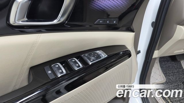 Kia Carnival (IV) Diesel 9-Seater Hi-Limousine Signature 2023 — фото 33