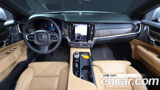 Volvo V90 Cross Country B5 Ultimate AWD 2024 — фото 7