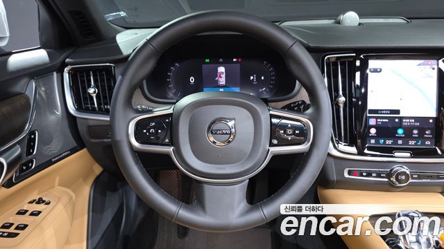 Volvo V90 Cross Country B5 Ultimate AWD 2024 — фото 14