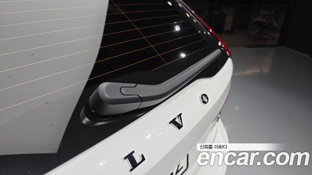 Volvo V90 Cross Country B5 Ultimate AWD 2024 — фото 20