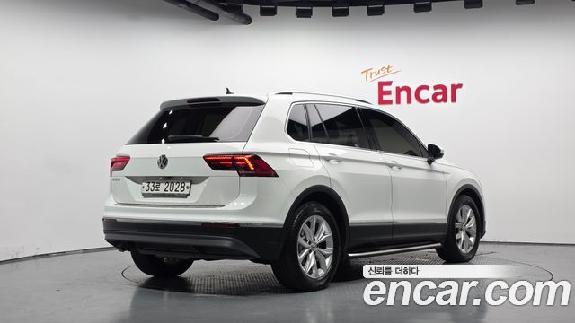 Volkswagen Tiguan (II) 2.0 TDI Premium 2018 — фото 2