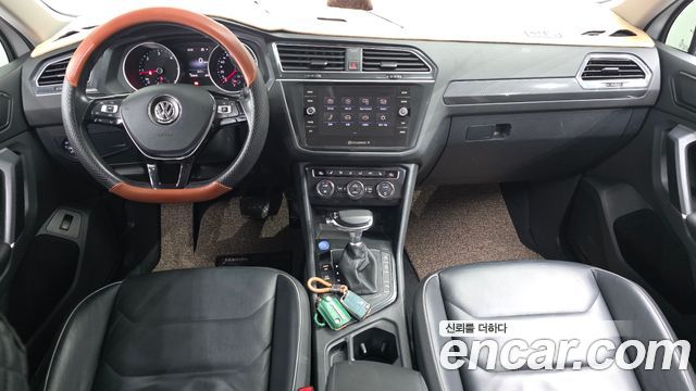 Volkswagen Tiguan (II) 2.0 TDI Premium 2018 — фото 7