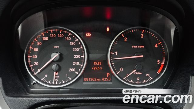 BMW 3 Series (E90) 320d Sedan Black and White 2011 — фото 8