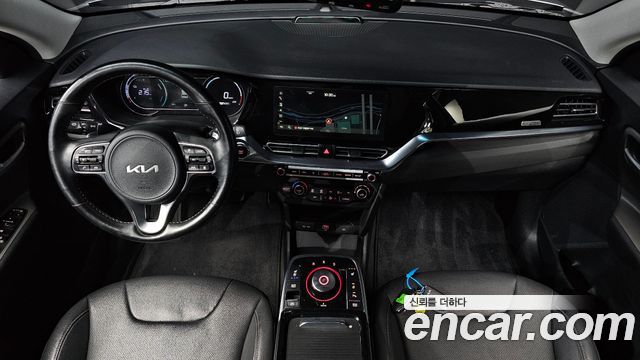 Kia Niro Plus Air 2023 — фото 6