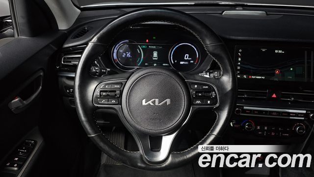 Kia Niro Plus Air 2023 — фото 16